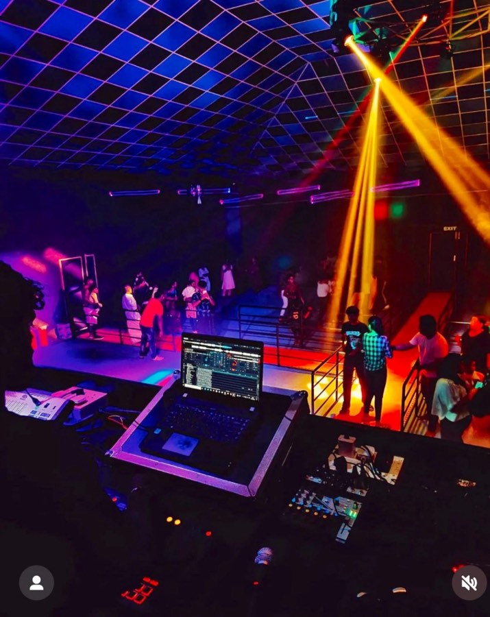 Live DJ Console — DJ by Royal Events